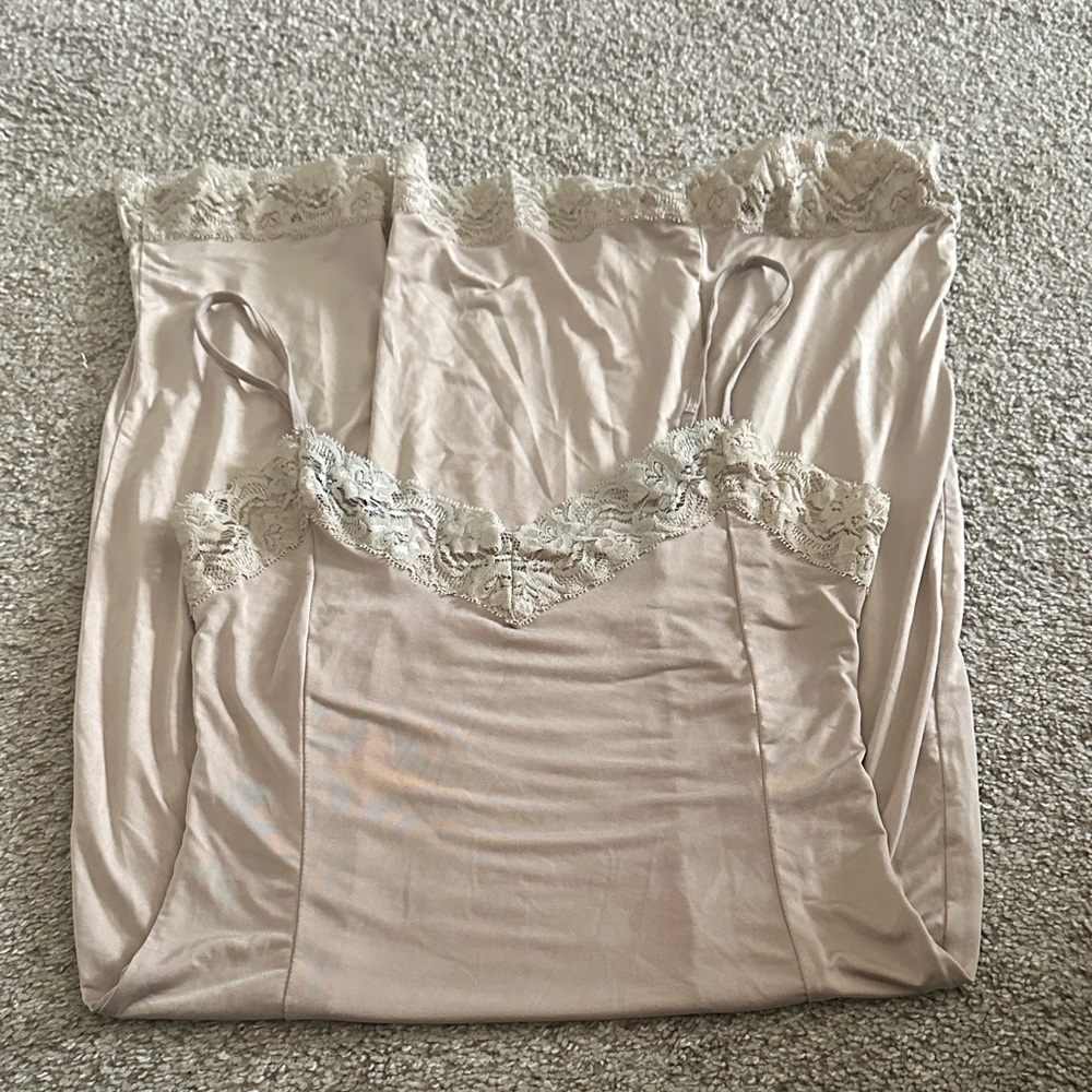 Jones New York Cream Lace Trim Chemise